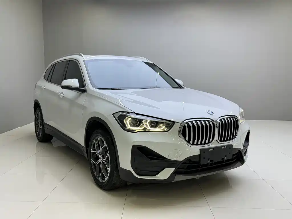 BMW X1 2022 — фото 3
