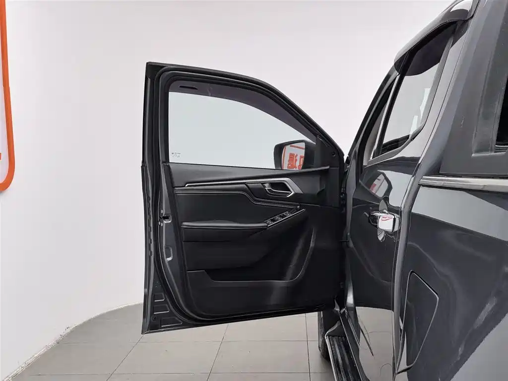 Isuzu D-MAX 2023 — фото 8