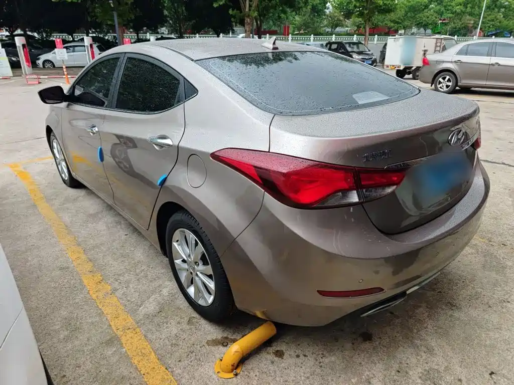 Hyundai Elantra Langdong 2016 — фото 12