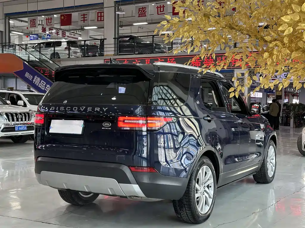 Land Rover Discovery 2018 — фото 10