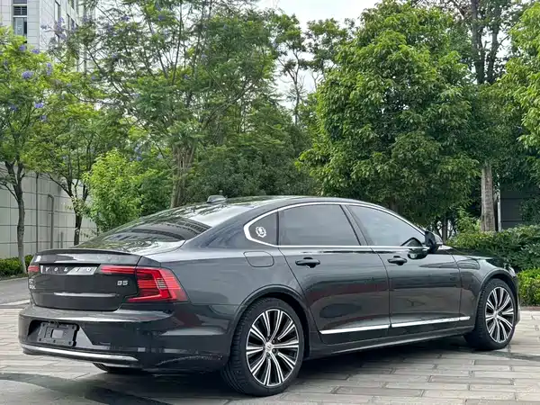 Volvo S90 2023