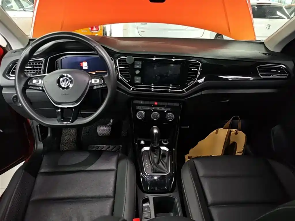 Volkswagen T-Roc 2020 — фото 10