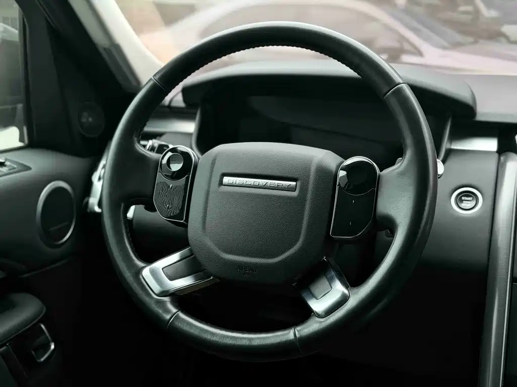 Land Rover Discovery 2020 — фото 12