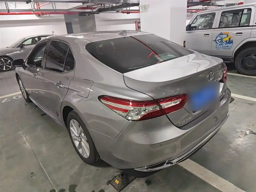 Toyota Camry 2023 — фото 5