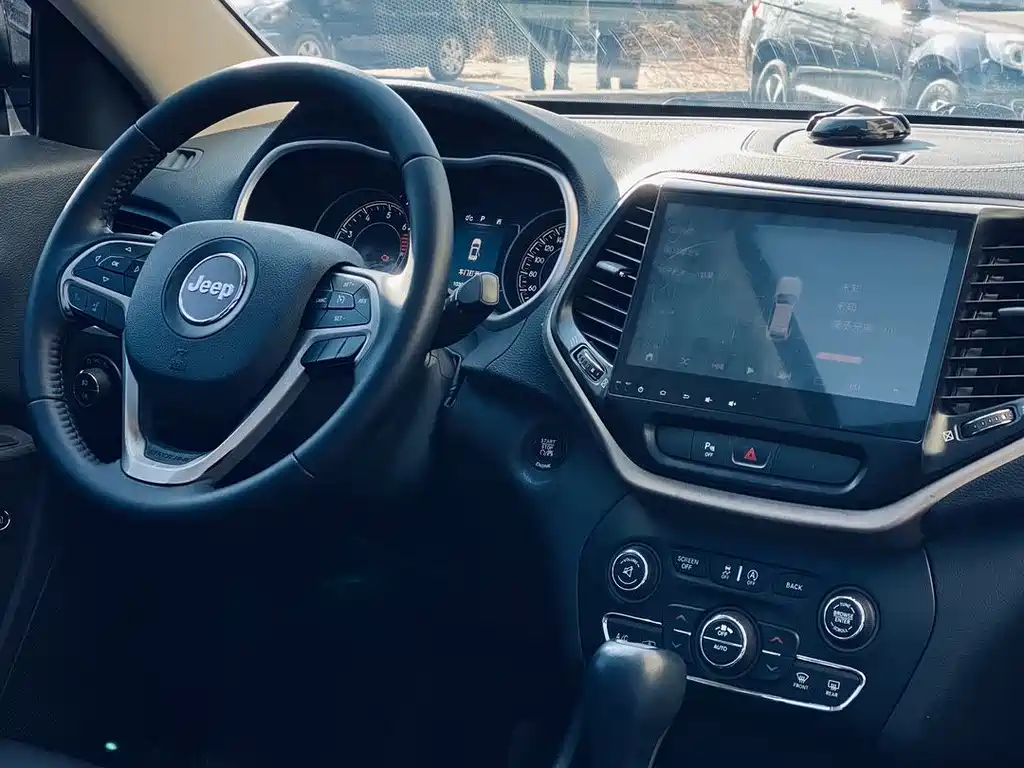 Jeep Cherokee 2016