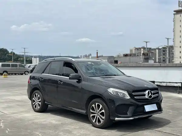 Mercedes-Benz GLE 2016