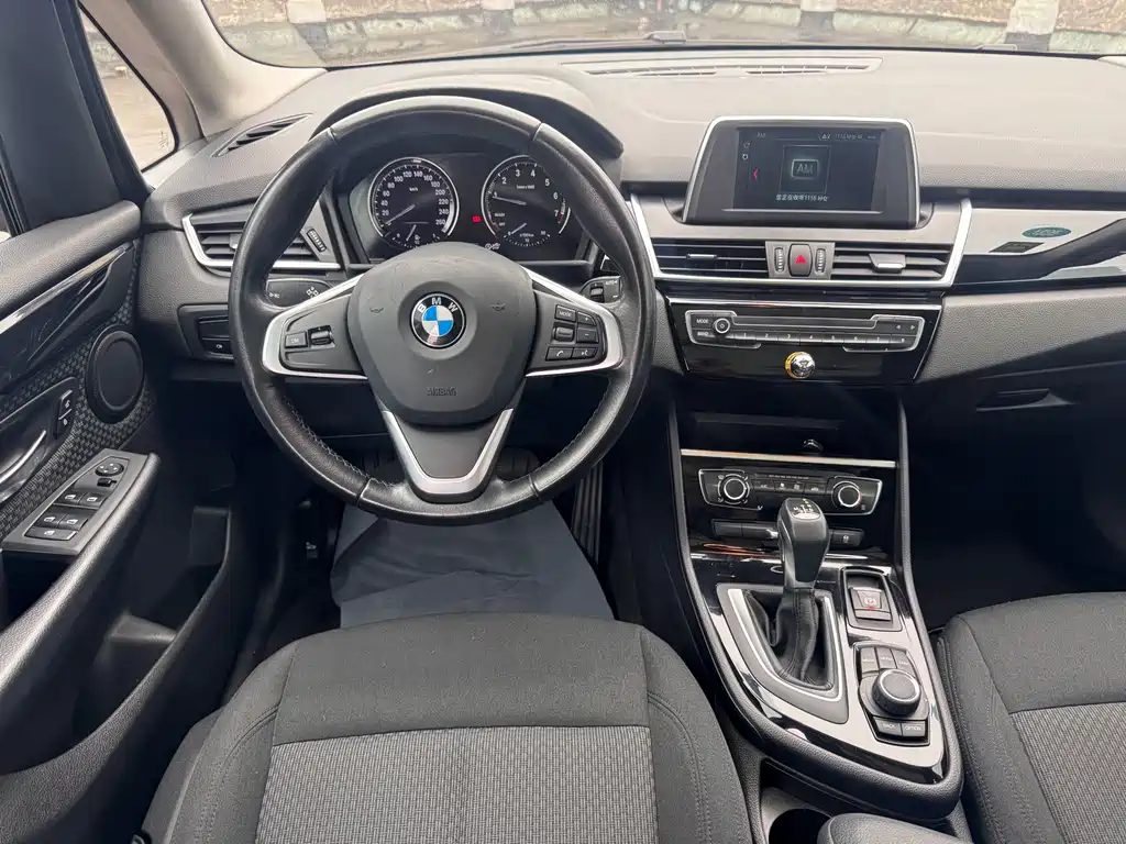 BMW 2 Series Active Tourer 2018 — фото 10