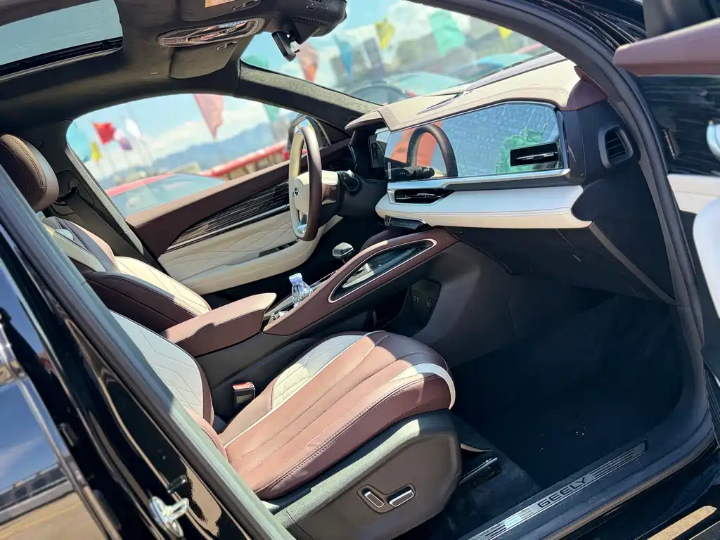 Geely Xingyue L 2023 — фото 13