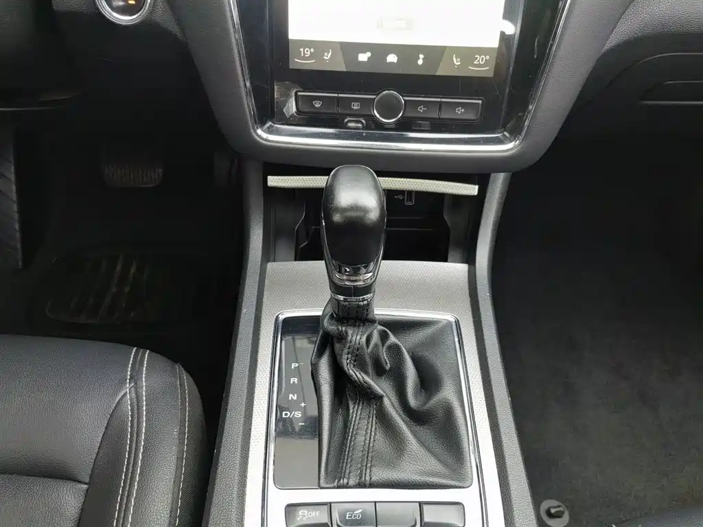 Roewe i6 Classic 2017 — фото 13