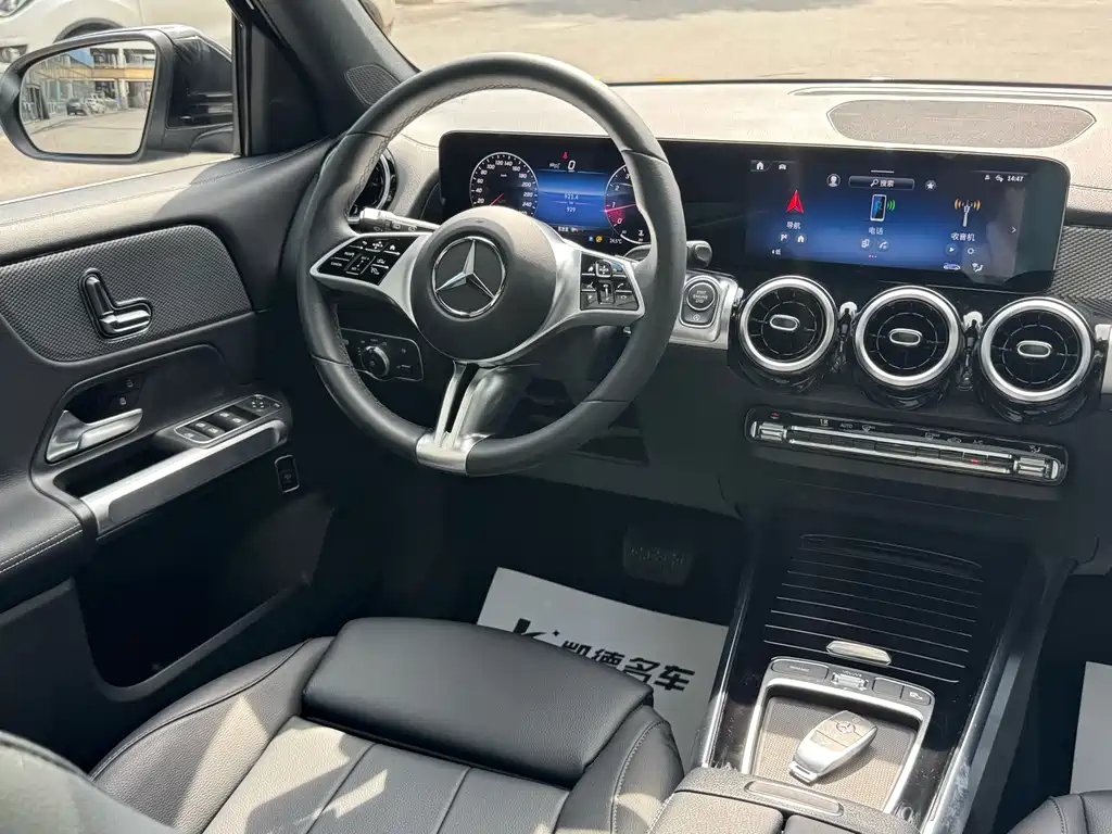 Mercedes-Benz GLB 2026 — фото 10