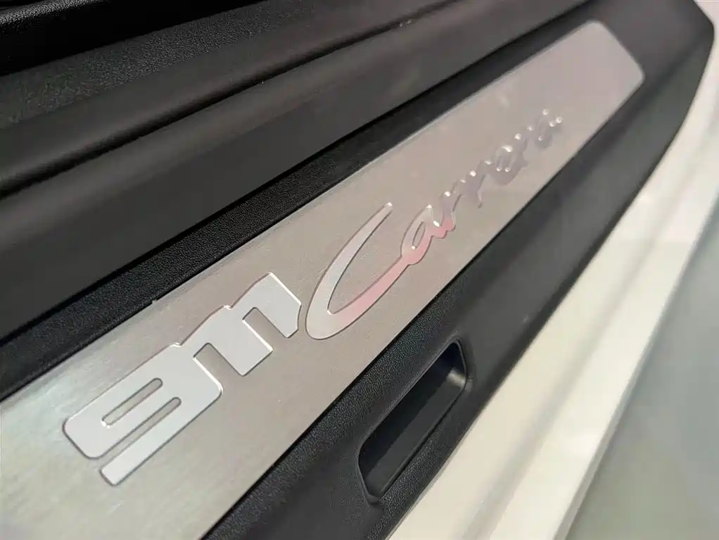 Porsche 911 2025 — фото 18