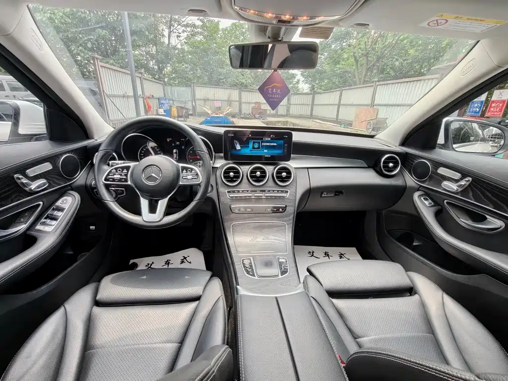 Mercedes-Benz C-Class 2019 — фото 9