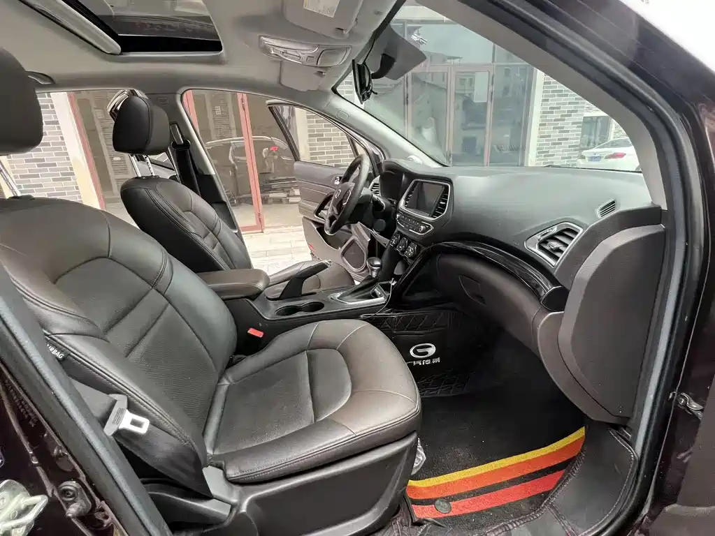 GAC Motor Trumpchi GS4 2015 — фото 9