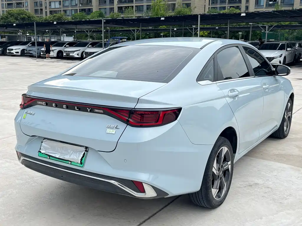 Geely L HiP 2022 — фото 6