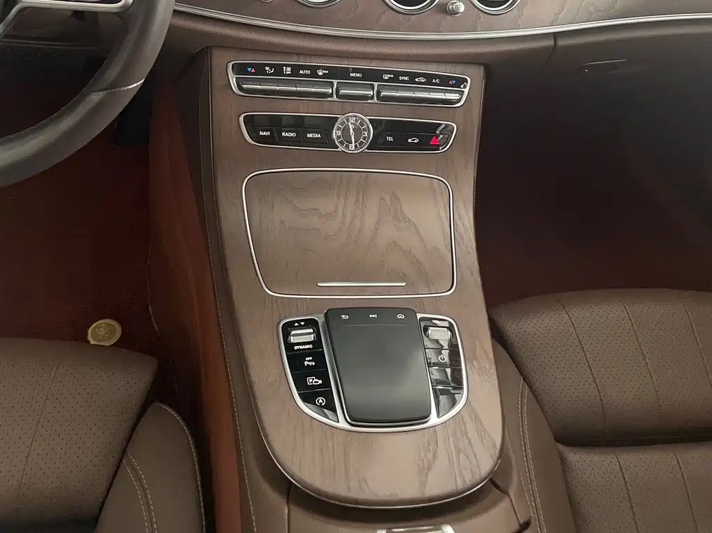 Mercedes-Benz E-Class 2020 — фото 16