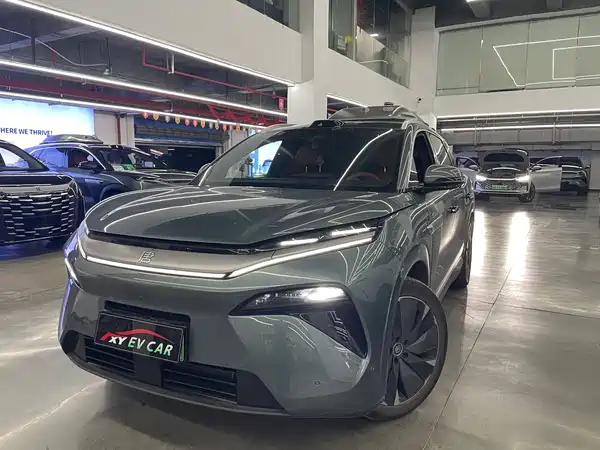 BYD Tang L 2025