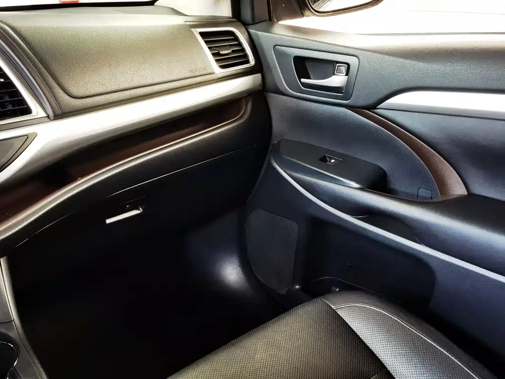 Toyota Highlander 2016 — фото 13
