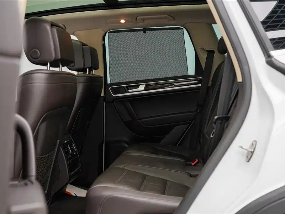 Volkswagen Touareg 2015 — фото 16