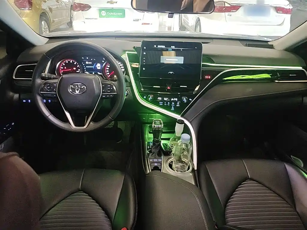 Toyota Camry 2023 — фото 10
