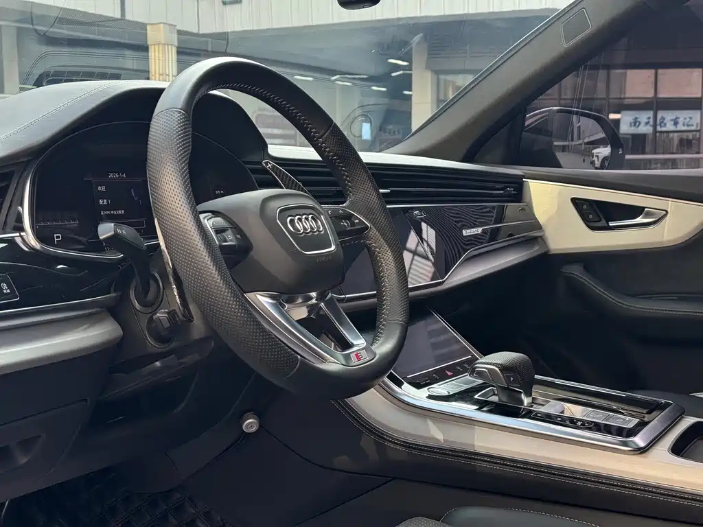 Audi Q8 2019 — фото 7