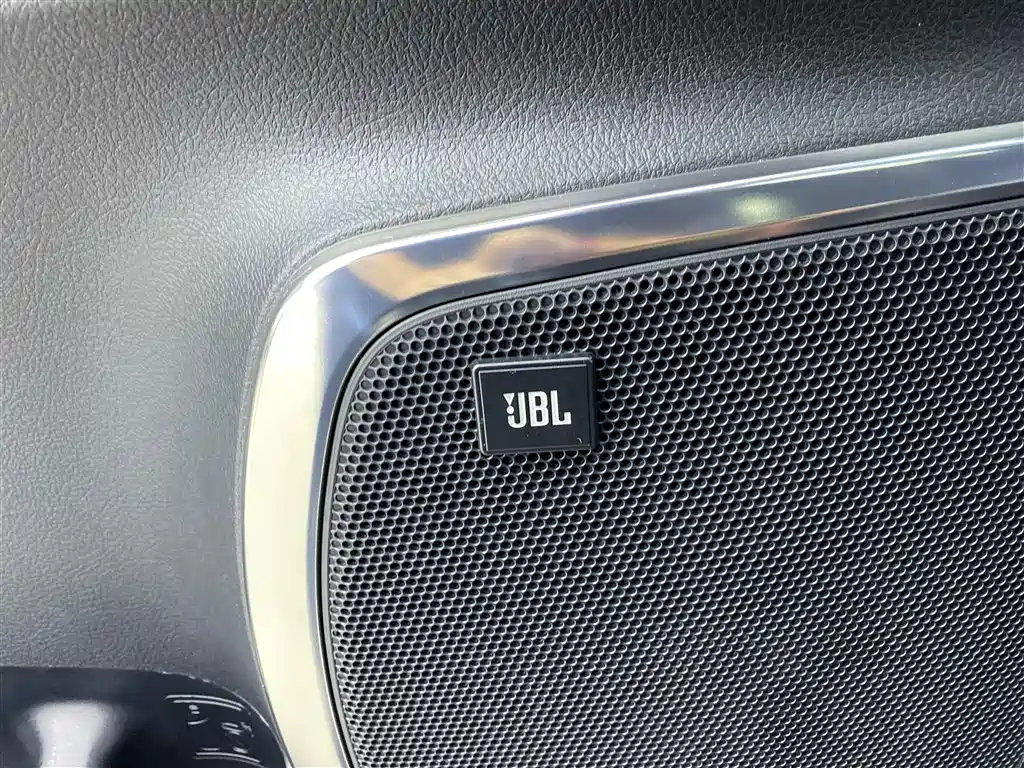Toyota Vellfire 2023 — фото 22