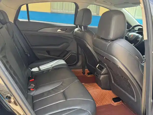 Hongqi H5 2022