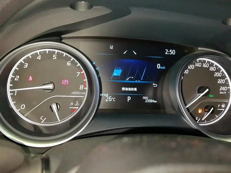 Toyota Camry 2022 — фото 14