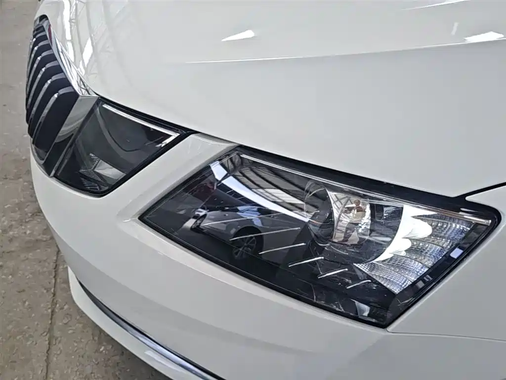 Skoda Octavia 2021 — фото 24