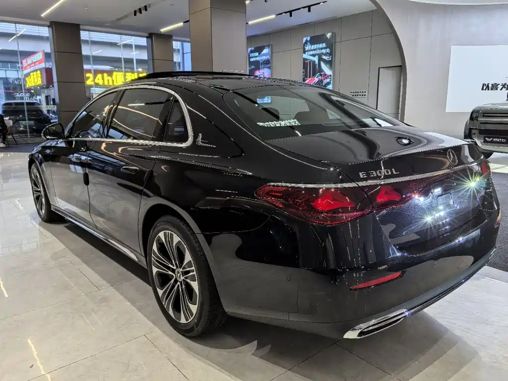 Mercedes-Benz E-Class 2025 — фото 14