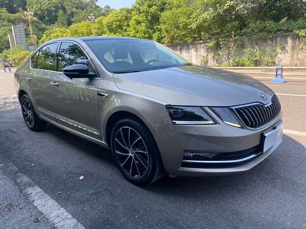 Skoda Octavia 2018 — фото 3