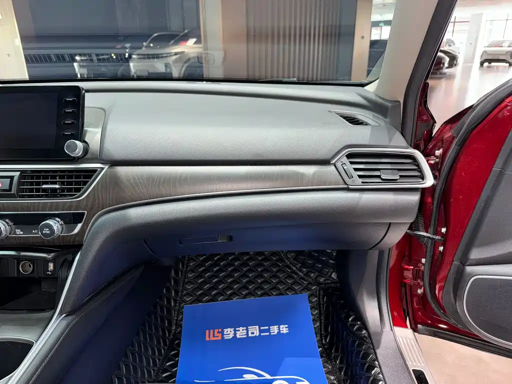 Honda Accord 2020 — фото 29