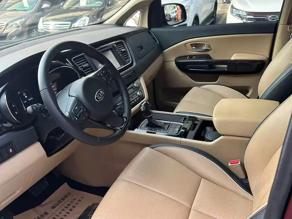 Kia Carnival 2016 — фото 4