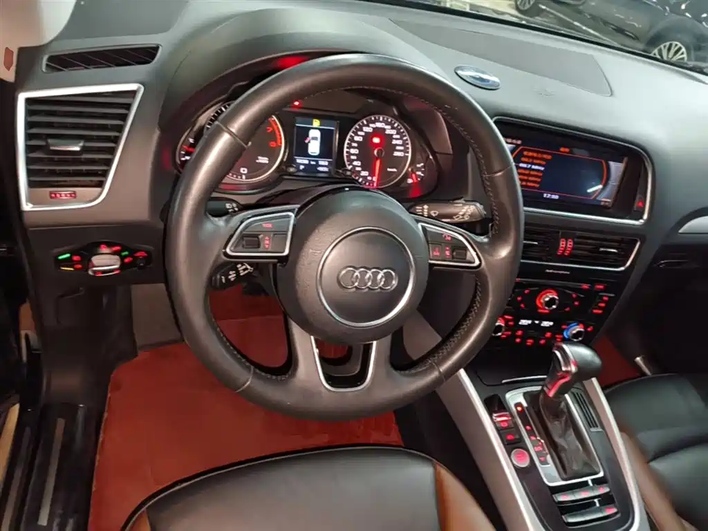 Audi Q5 2018 — фото 11