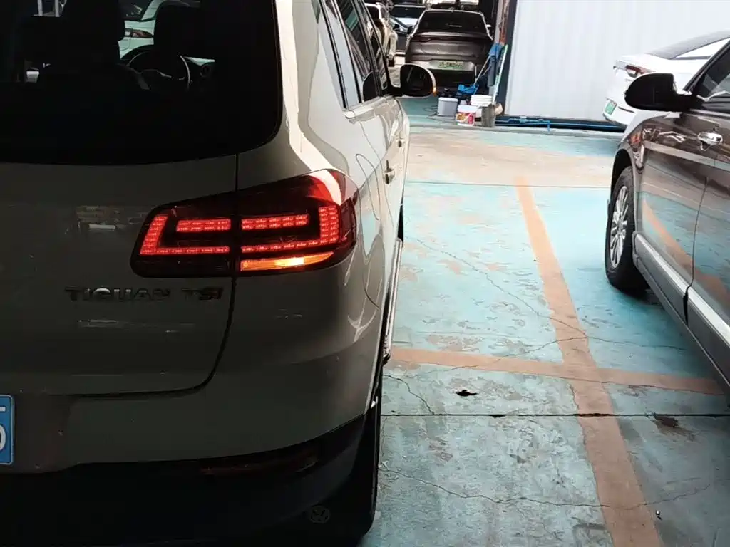 Volkswagen Tiguan 2015 — фото 8