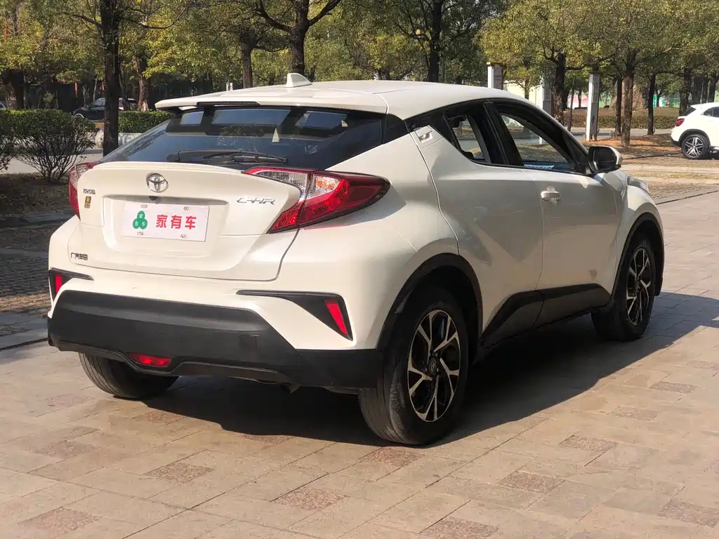 Toyota C-HR 2020 — фото 7
