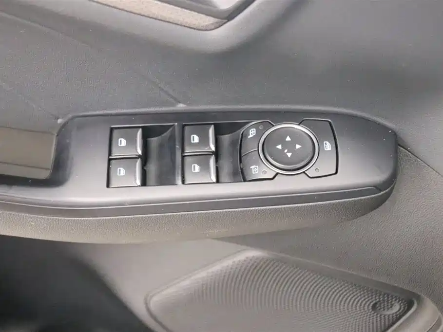Ford Escape 2021 — фото 12