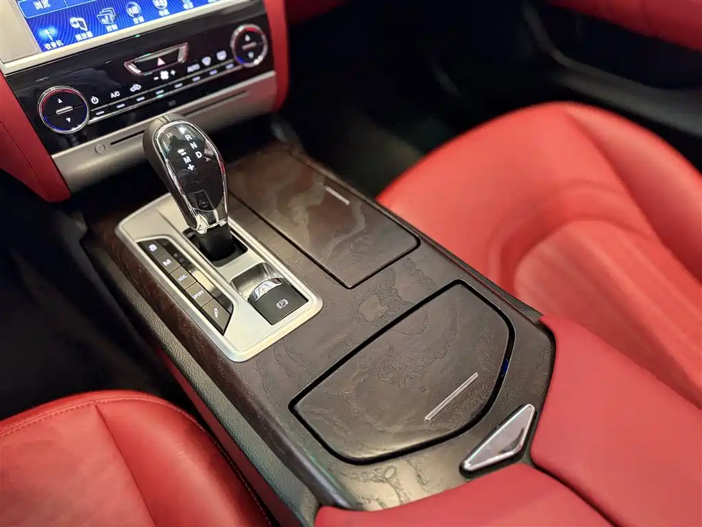 Maserati Quattroporte 2016 — фото 11