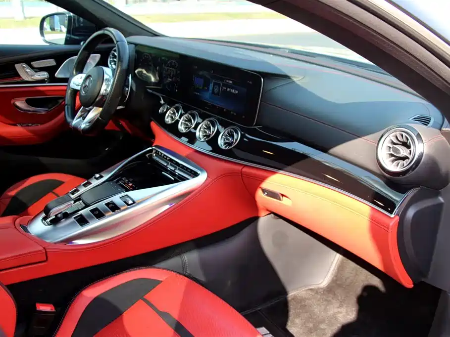 Mercedes-Benz AMG GT 2020 — фото 13