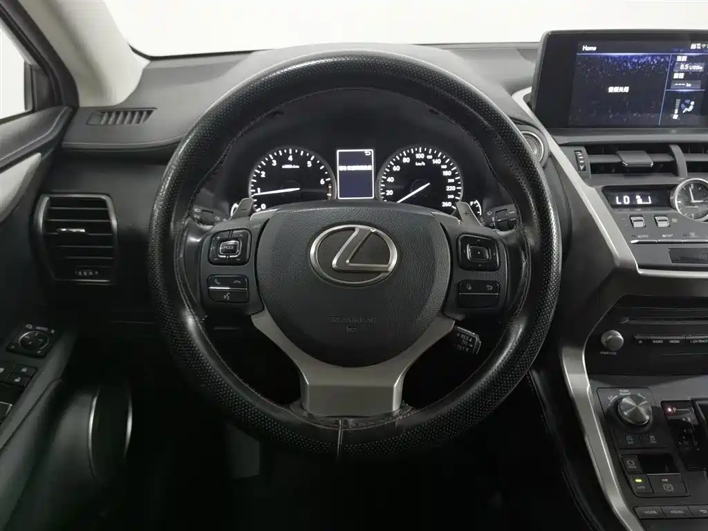 Lexus NX 2020 — фото 11
