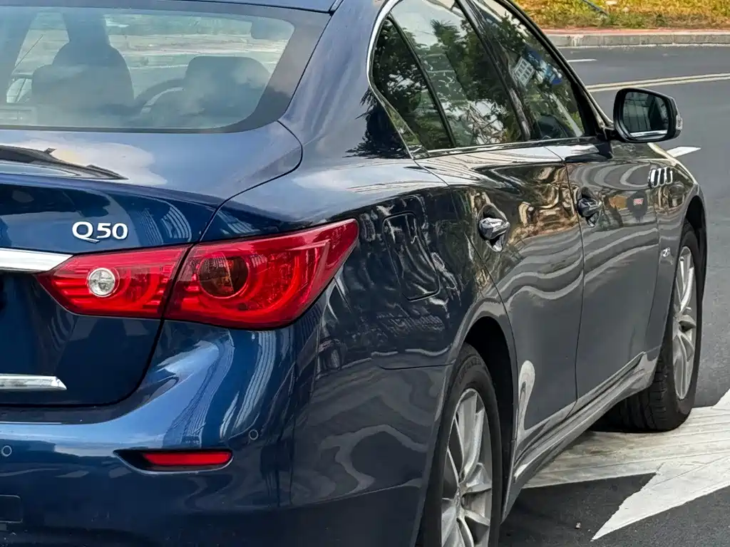 Infiniti Q50L 2017 — фото 15