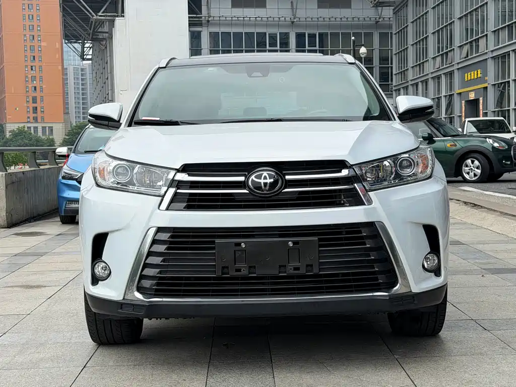 Toyota Highlander 2020 — фото 2