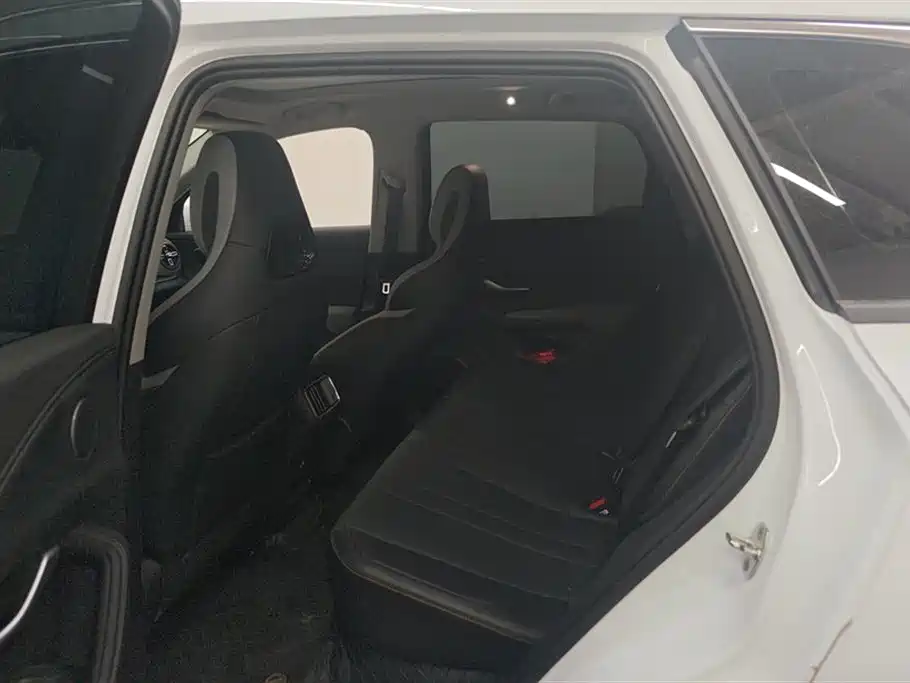 BYD Seal 05 DM-i 2025 — фото 11