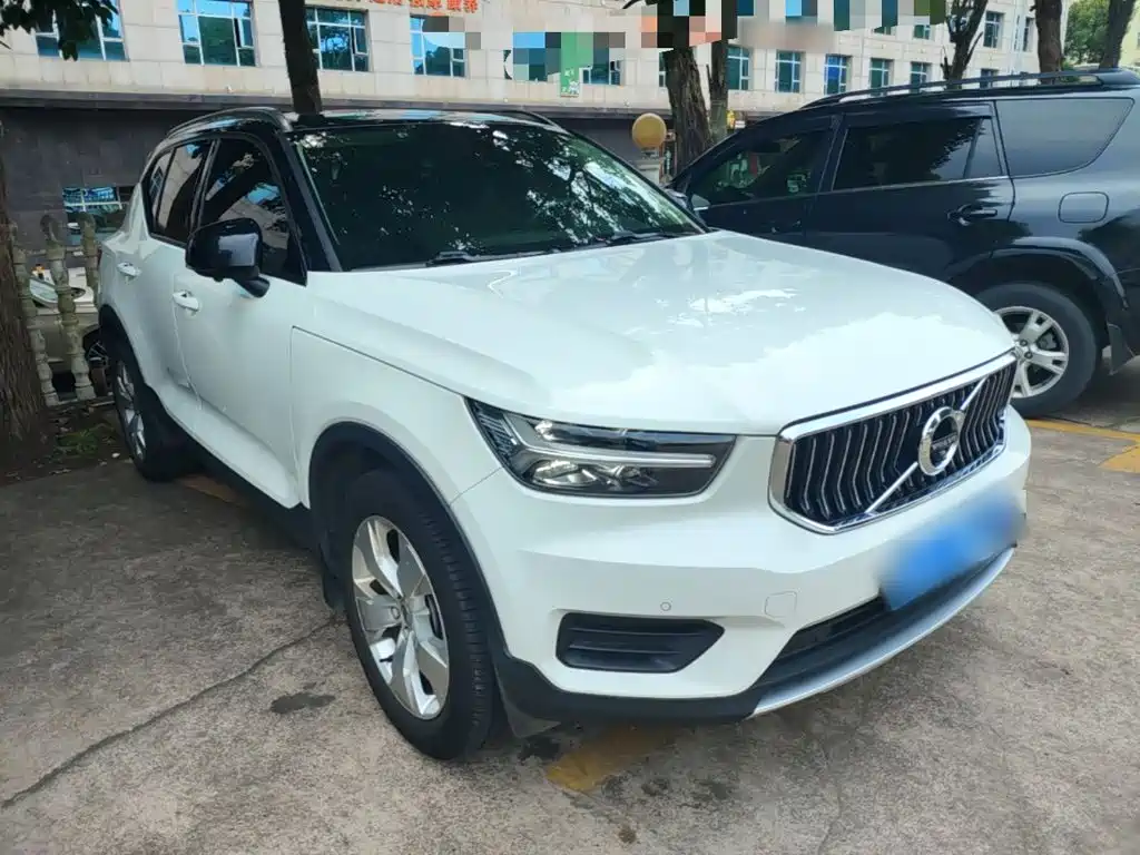 Volvo XC40 2022 — фото 4