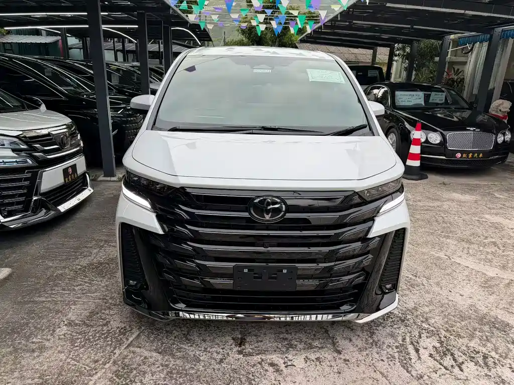 Toyota Alphard 2026 — фото 2
