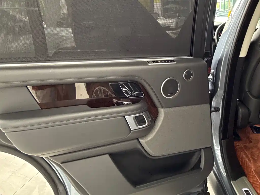 Land Rover Range Rover 2021 — фото 16