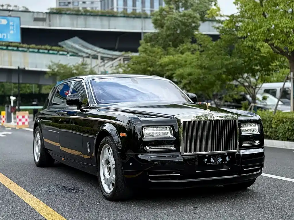 Rolls-Royce Phantom 2015 — фото 3