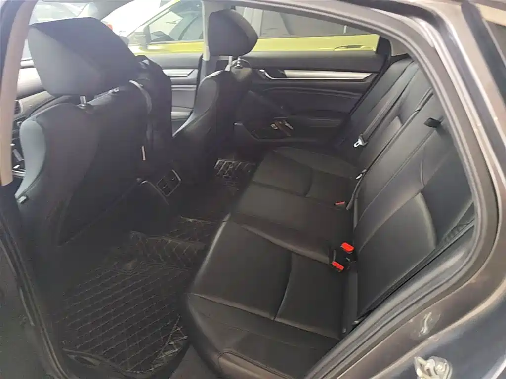 Honda Accord 2020 — фото 17