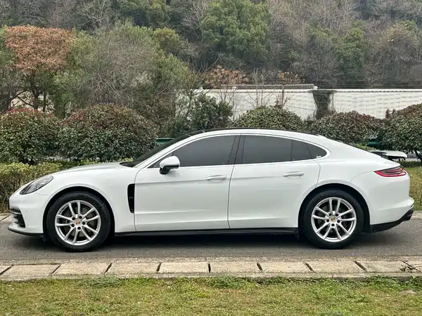 Porsche Panamera 2019