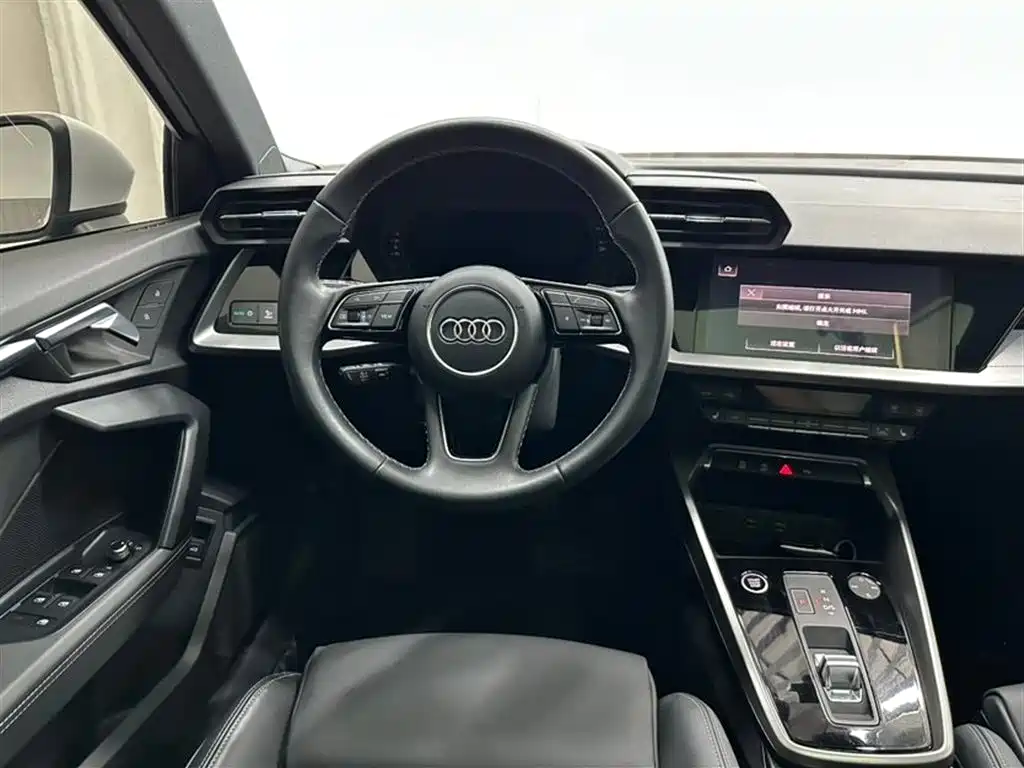 Audi A3 2023 — фото 11