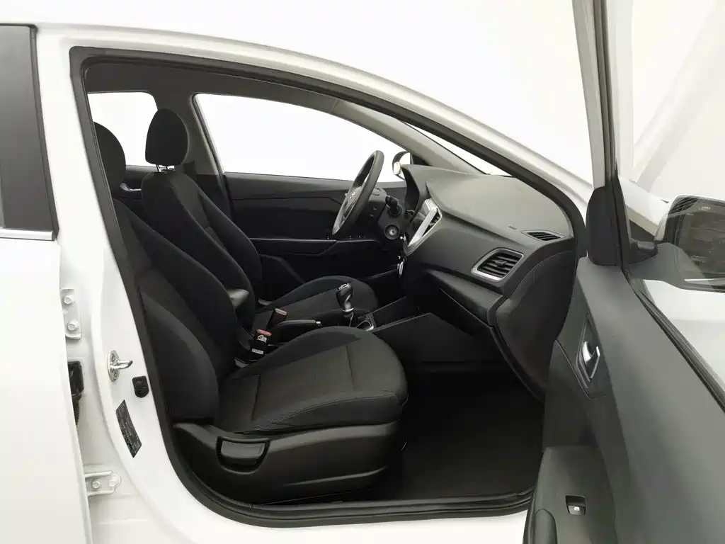 Hyundai Verna 2021 — фото 23
